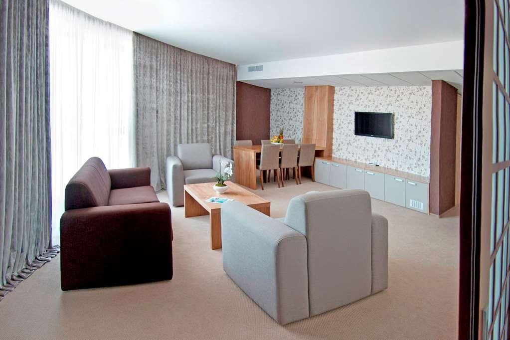 Ovis Hotel Charkiw Zimmer foto