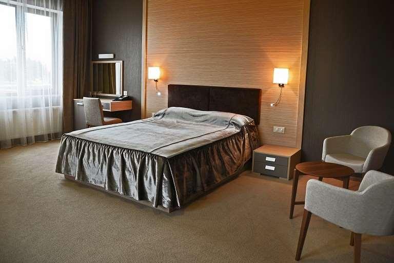 Ovis Hotel Charkiw Zimmer foto