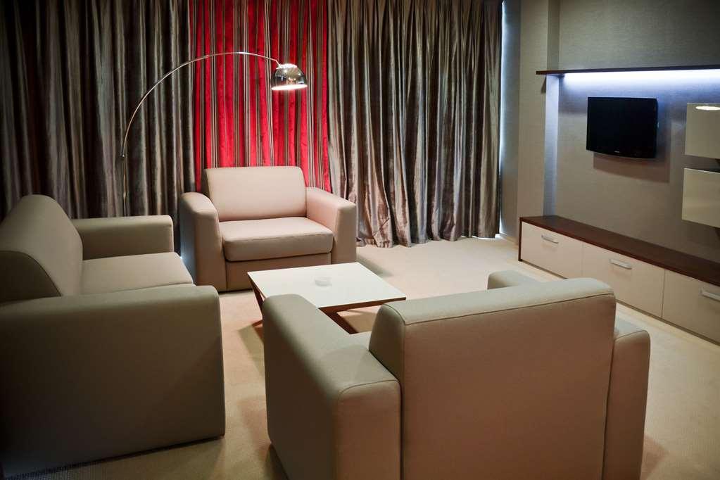 Ovis Hotel Charkiw Zimmer foto